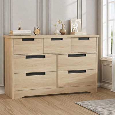 7 Drawer Dresser for Bedroom, Light Oak Wide Chest of Drawers, Wooden Dresser with Black Recessed Handles, Modern Bedroom Storage Organizer