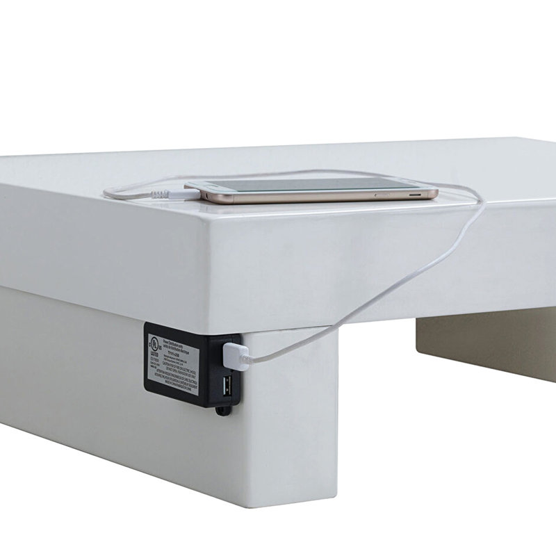 Table de chevet en bois blanc brillant
