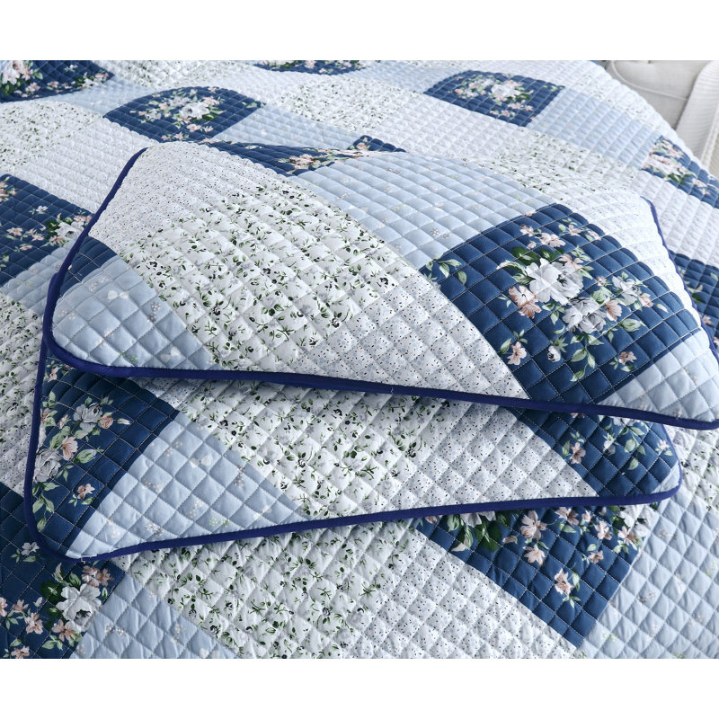 Cotton Blend Sateen Floral Quilt, King Quilt + 2 Shams