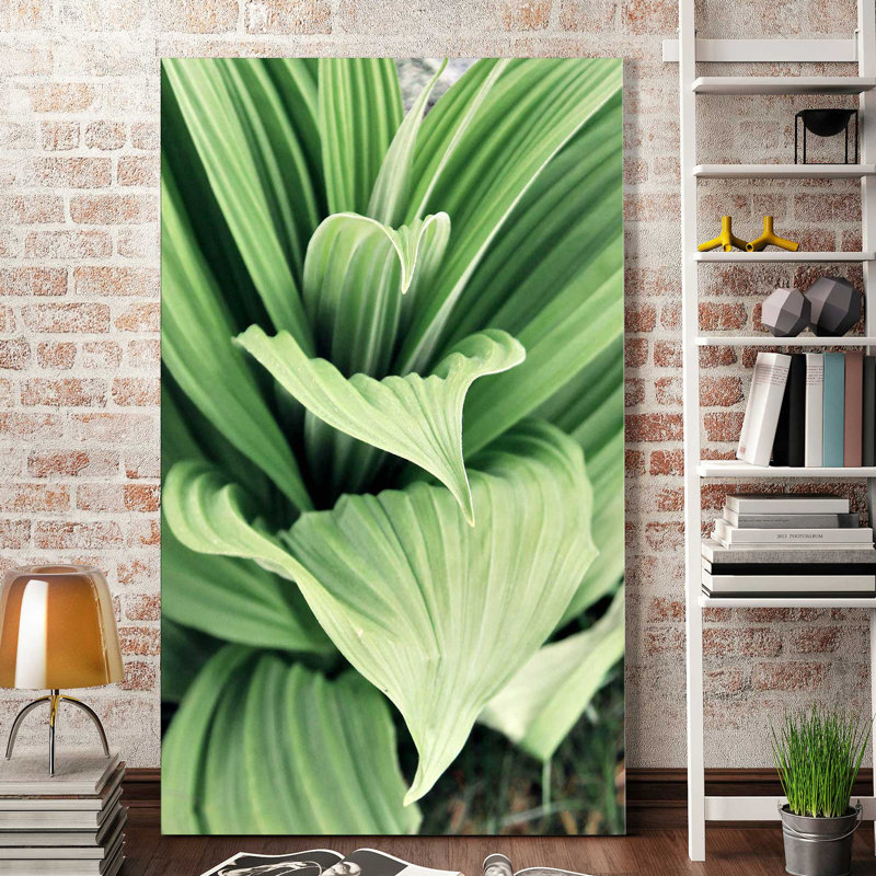 «Green Leaf Blooms I», reproduction de peinture à l'aquarelle, H 30 po x l 18 po x P 1 po, Toile tendue