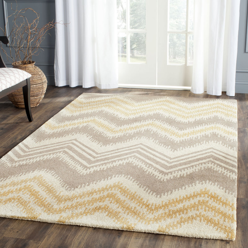Tapis à chevrons gris / doré en laine touffeté à la main Raika, Rectangle de 5 pi x 8 pi