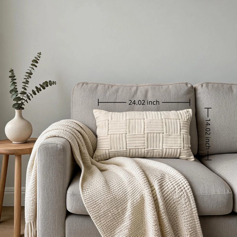 Oreiller en polyester avec motif de nattage fin, riches textures, effet décoratif remarquable