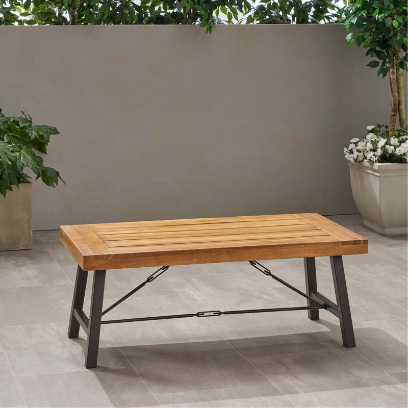 Table basse d'extérieur en bois d'acacia, finition teck / métal brun rustique et noir, P 27,25 po x l 45,75 po x H 18 po