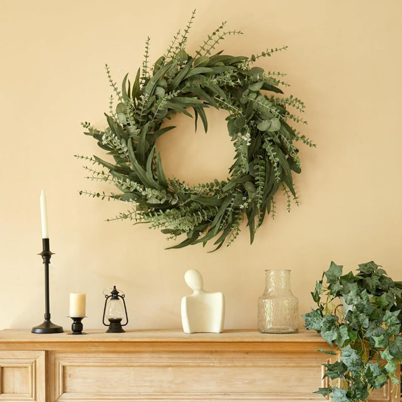 Grande couronne décorative suspendue en eucalyptus de 24 pouces, couronne d'été en verdure artificielle, décorations suspendues intérieures et extérieures pour la maison