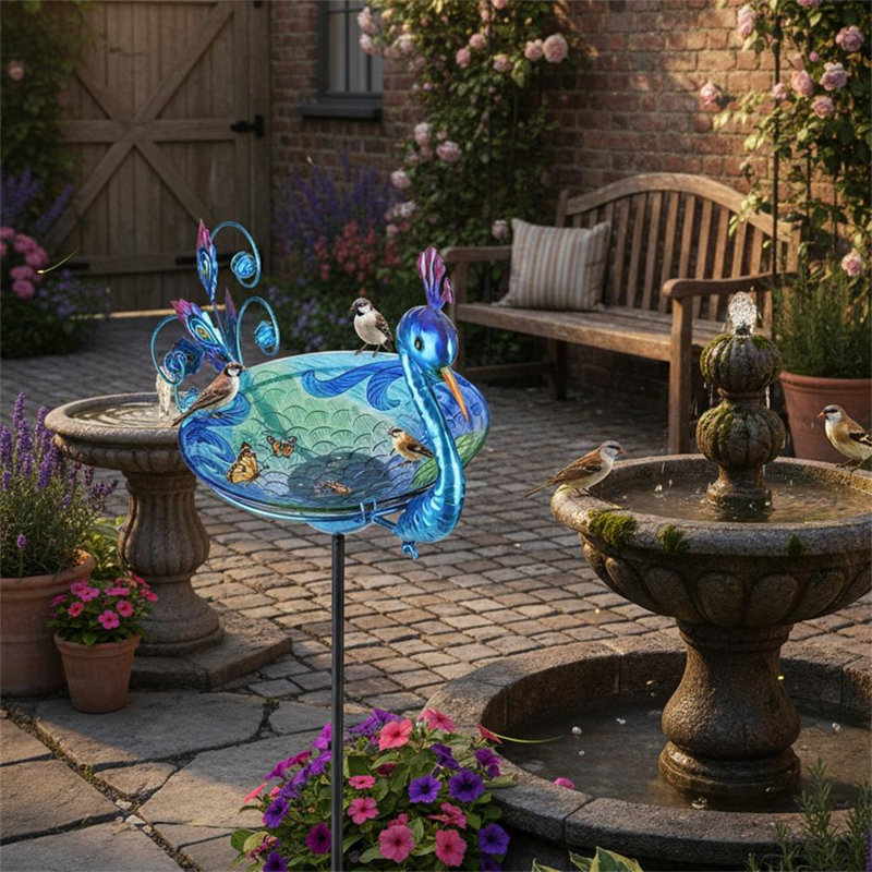 Bain d'oiseaux solaire pour l'extérieur