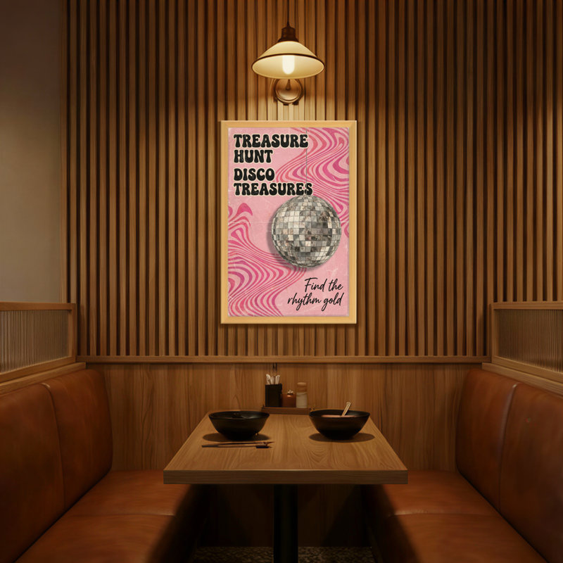 Boule à facettes abstraites avec tourbillons roses