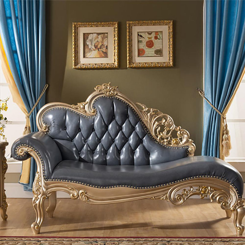 Chaise en bois massif sculpté tendance, Orienté à gauche (vu de face)