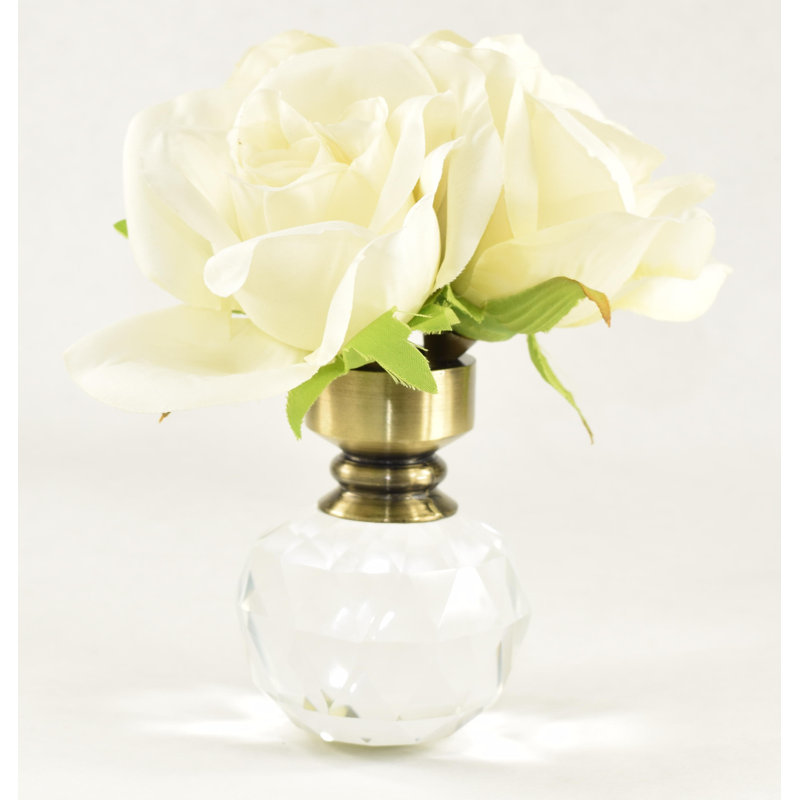 Roses dans un vase, Ivoire