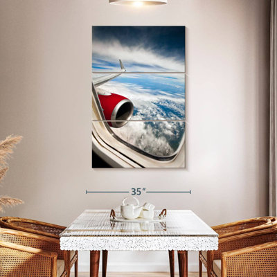 Vue de la fenêtre de l'avion Mehar