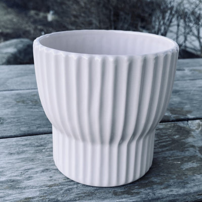 Jardinière nervurée brillante
