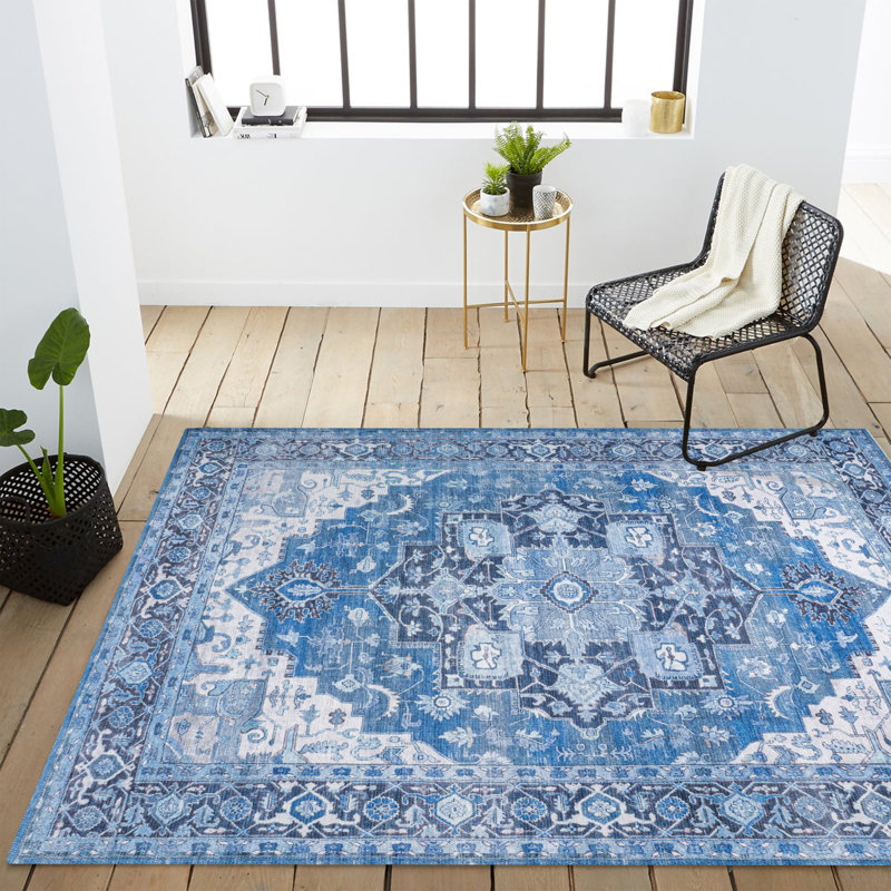 Abhirami Ornate Medallion Machine-Washable Blue/Navy Rug, Rectangle 2'11" x 5'