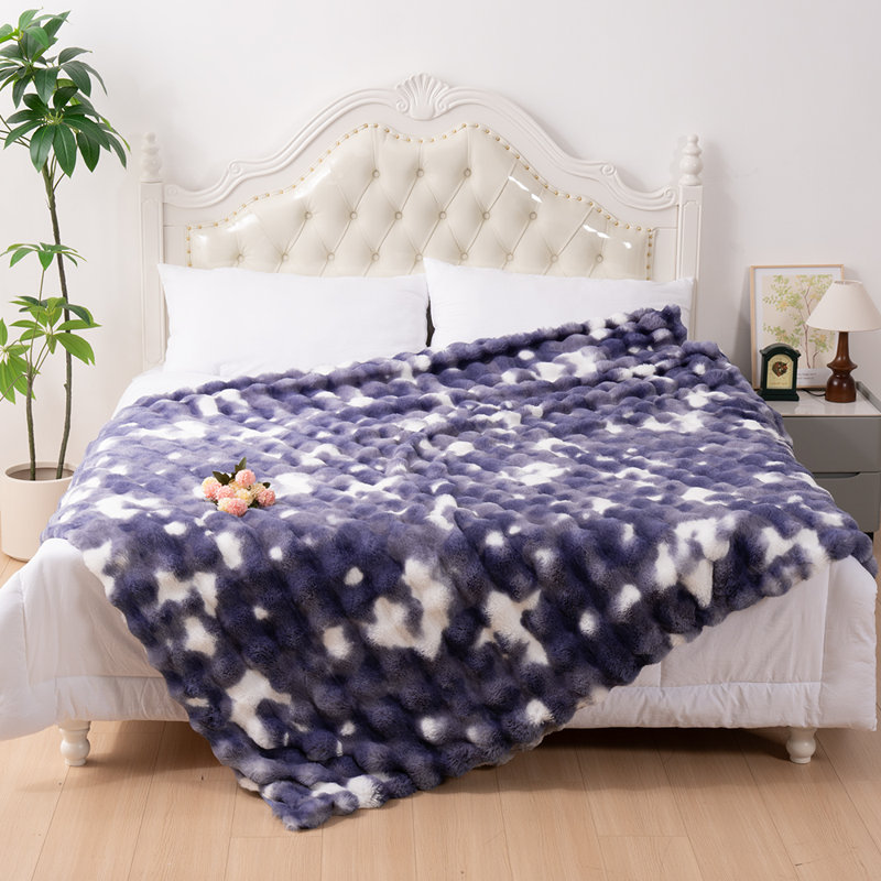 Cozy and Comfortable Faux Fur Blanket A soft, plush blanket perfect for sofas, featuring a fluffy, thick, and plush texture. Ideal for sofas, bedrooms, and living rooms.