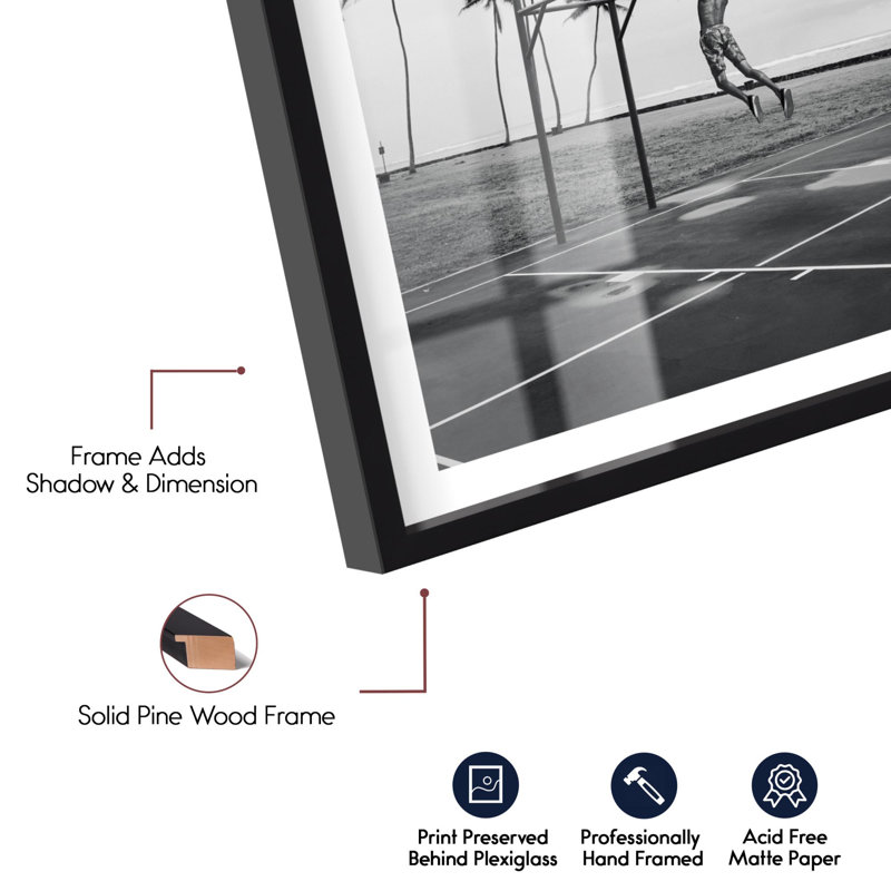 Basketball Beach Shadowbox Print Sports, impressions encadrées par Notoriart, H 55 po x l 37 po, Noir