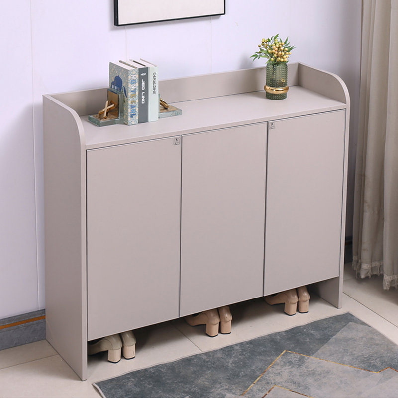 Rangement à chaussures en aluminium gris clair
