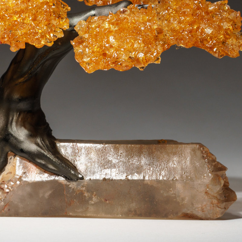 Petit - Arbre de pierres précieuses en grappe de citrine véritable sur un cristal de quartz (l'arbre joyeux)