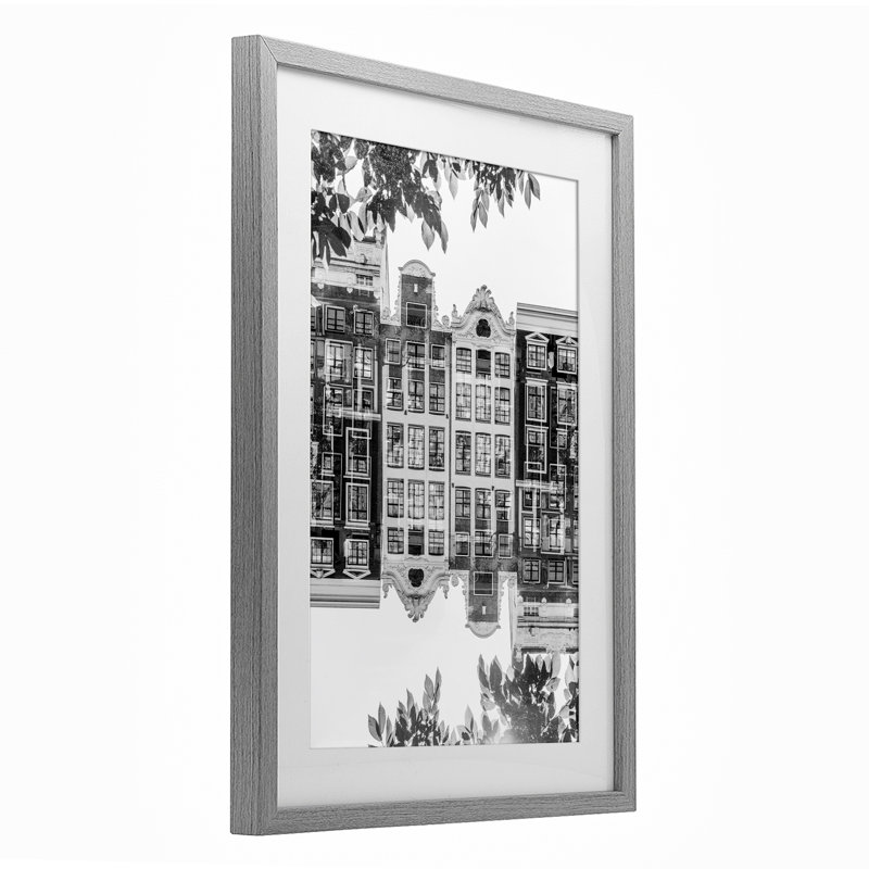 Reproduction encadrée sous verre Reflection Cityscape View, design par Robin Vandenabeele, H 23 po x l 17 po, Gris