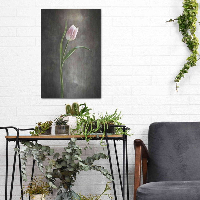 «Spring Tulips I» par Debra Van Swearingen, H 16 po x l 12 po