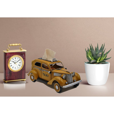 Métal jaune à carreaux cabines vintage 1930 TAXI Sedan Model Art Sculpture Jayland