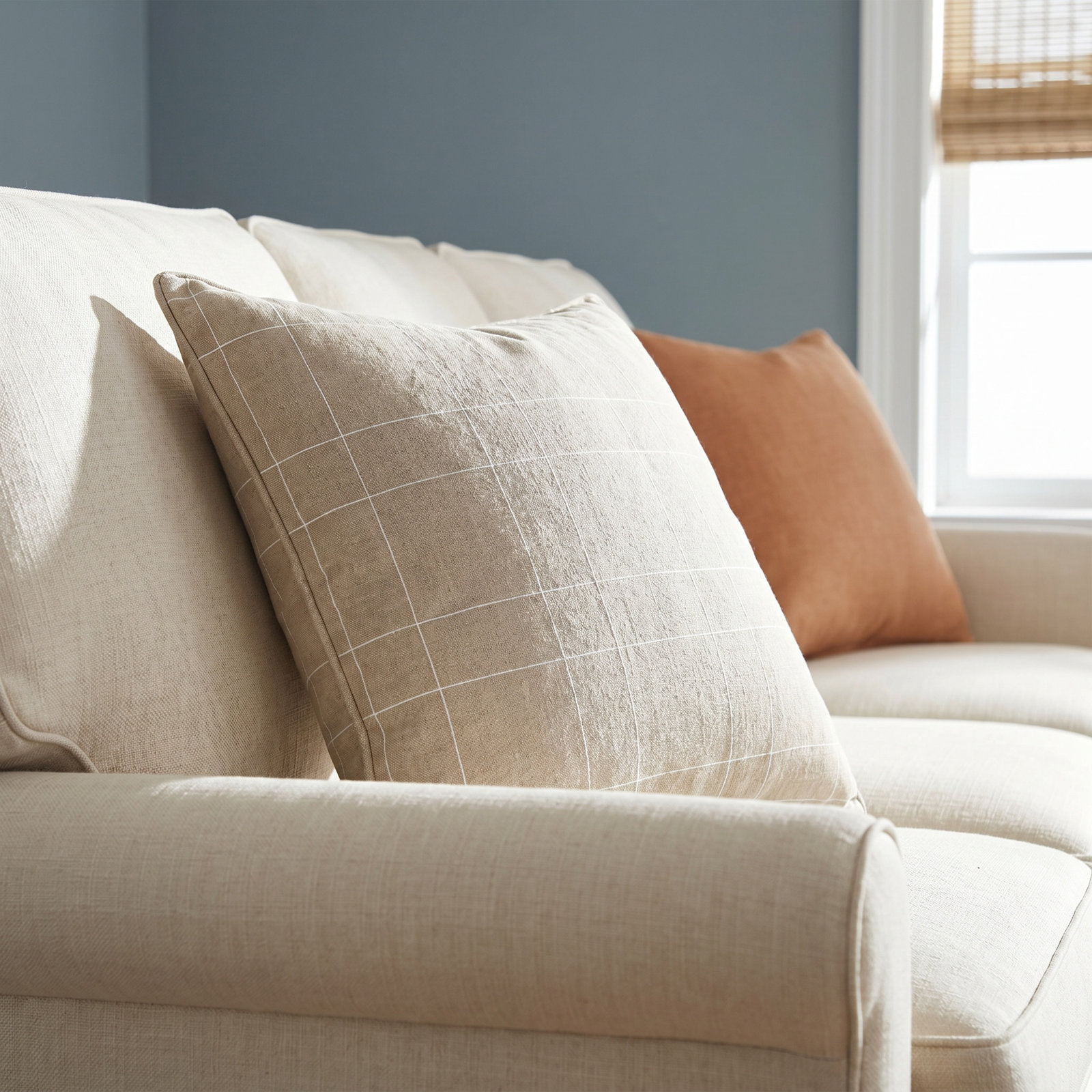 Annelise 26" x 26" Throw Pillow