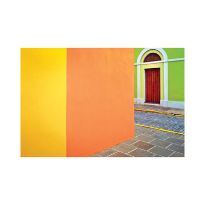 Caraïbes, Porto Rico, San Juan. Porte et murs de bâtiment colorés. par Jaynes Gallery - Photographie sur toile tendue