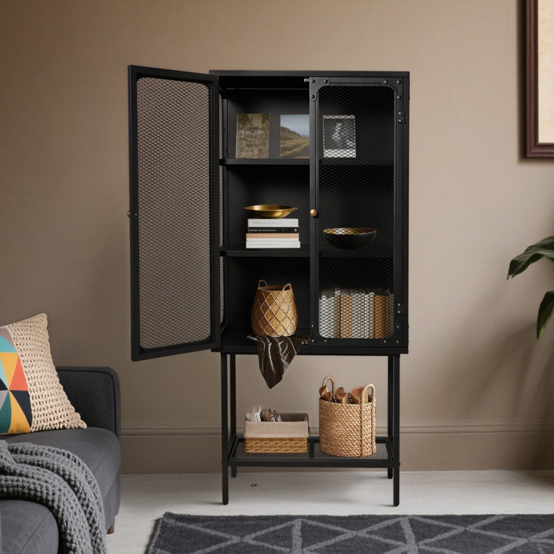Armoire de rangement industrielle de style industriel contre le mur
