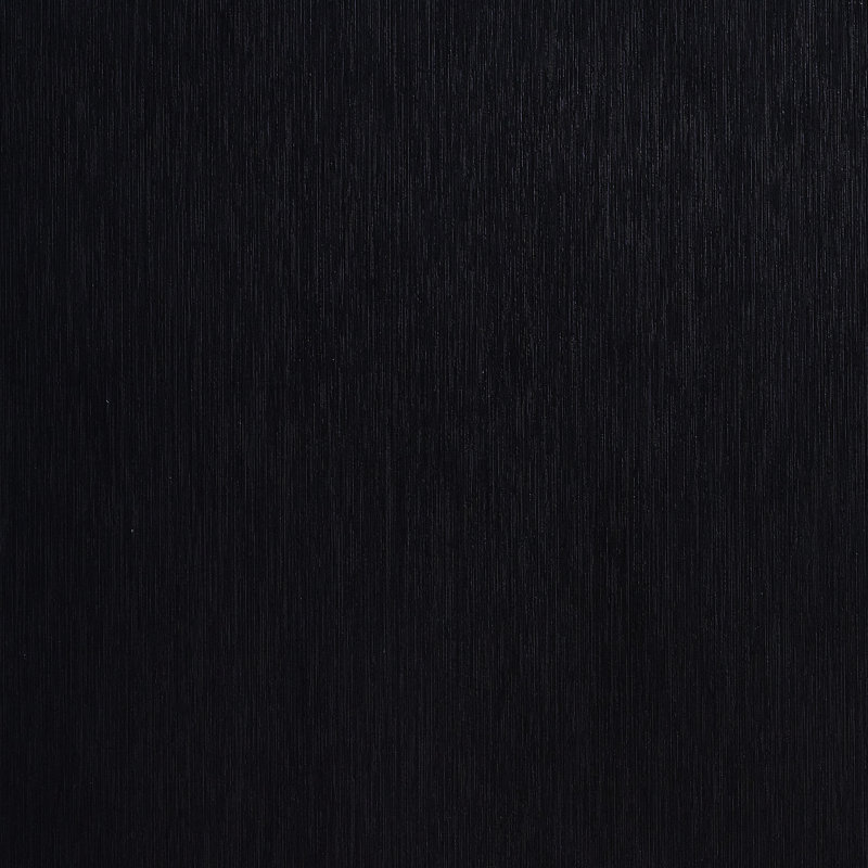 Grand lit contemporain noir, panneaux profilés, éclairage à DEL tactile écoénergétique et pieds en métal doré pour chambre à coucher avec lit escamotable avec tête de lit élégante