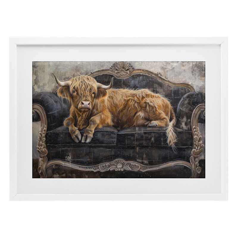 Cozy Couch Highland Cow, reproduction encadrée sous verre, conception de Tina LeCour, H 14 po x l 20 po, Cadre blanc côtier