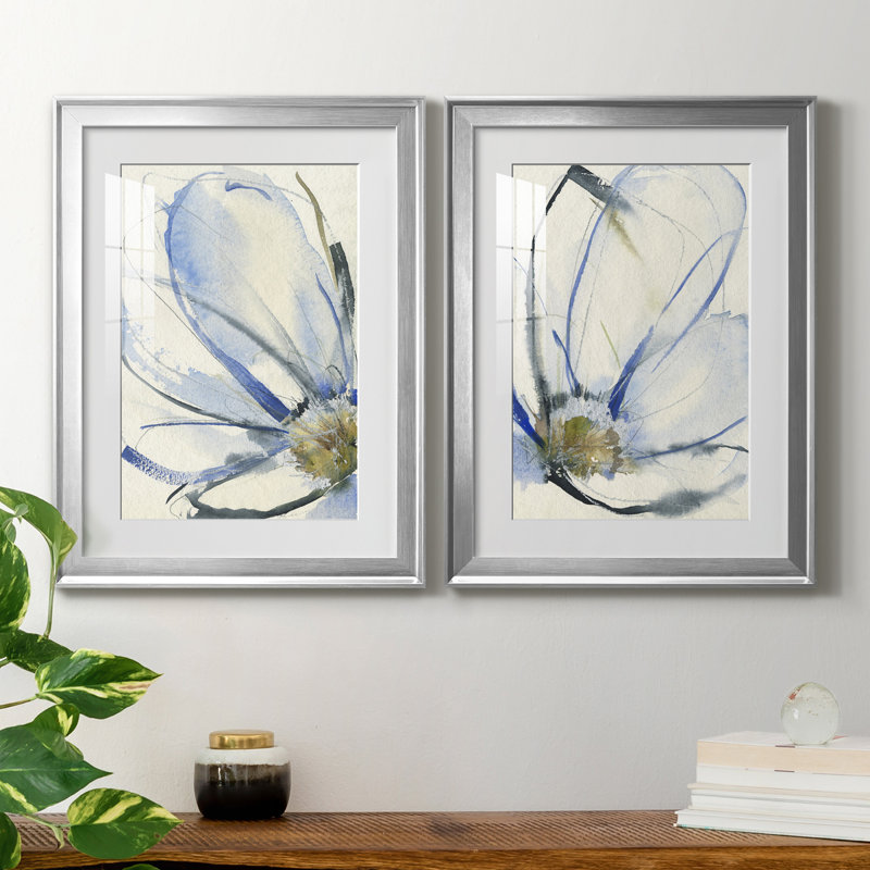 «Cobalt & Paynes Petals I», reproduction encadrée de qualité supérieure, prête à être accrochée, Cadre argenté