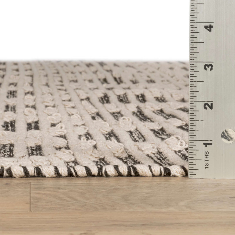 Textured Diamond Black/Ivory Handwoven Cotton Rug, Runner 2'6" x 8'