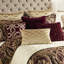 Édredon, 4 pièces. Style avec chenille. Comprend 1 édredon, 2 taies décoratives et une jupe de lit. . Fermeture à glissière sur les taies décoratives. Revers uni. Luxueux satin antique. Matériau 4. Thème. Literie avec fermeture à glissière.-119104920