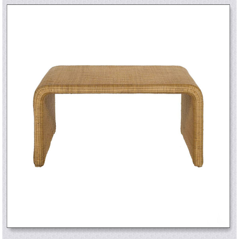 Table basse carrée en rotin tissé avec bords en cascade et structure en métal robuste pour les espaces de vie modernes et traditionnels