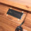 Grande table de chevet avec tiroir et compartiment ouvert-1968653400