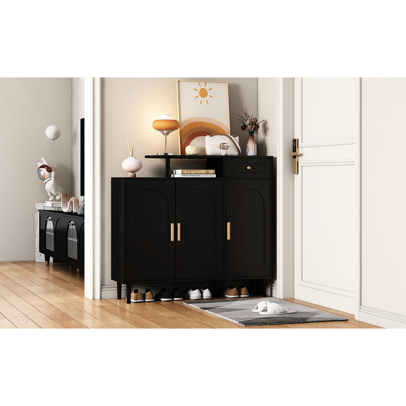 Armoire de rangement moderne pour chaussures avec cadre et bureau noir à apparence contemporaine. Noir, tablettes réglables, large espace de travail, fabrication de panneaux de particules