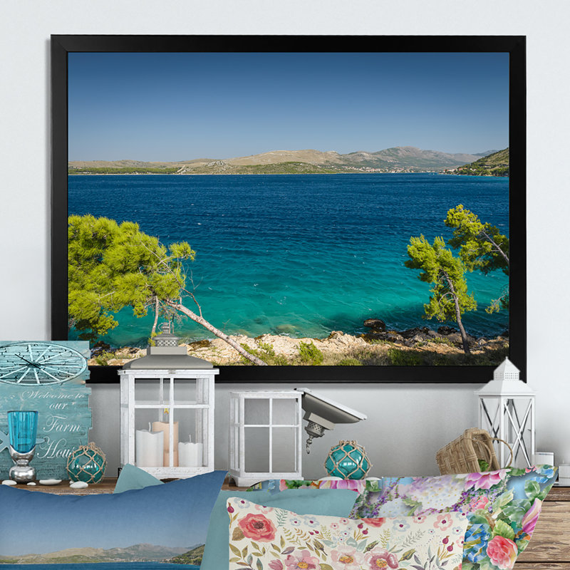 Plage avec eau cristalline en Croatie - Reproduction de photo sur toile, Cadre noir, H 8 po x l 12 po x P 1 po