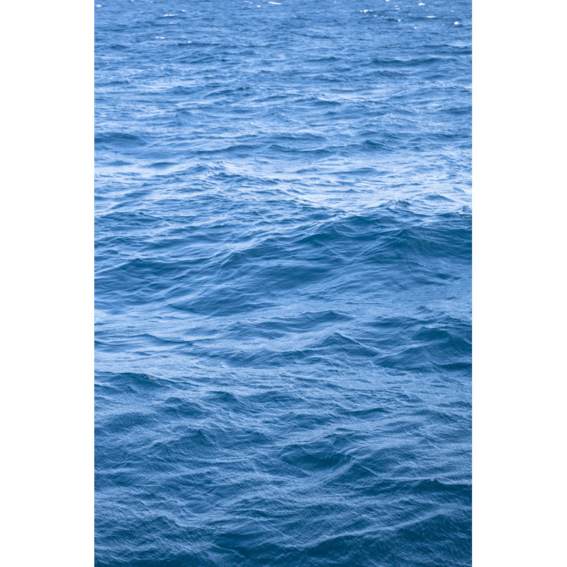 Mer bleue par Burak Fatsa, H 48 po x l 32 po