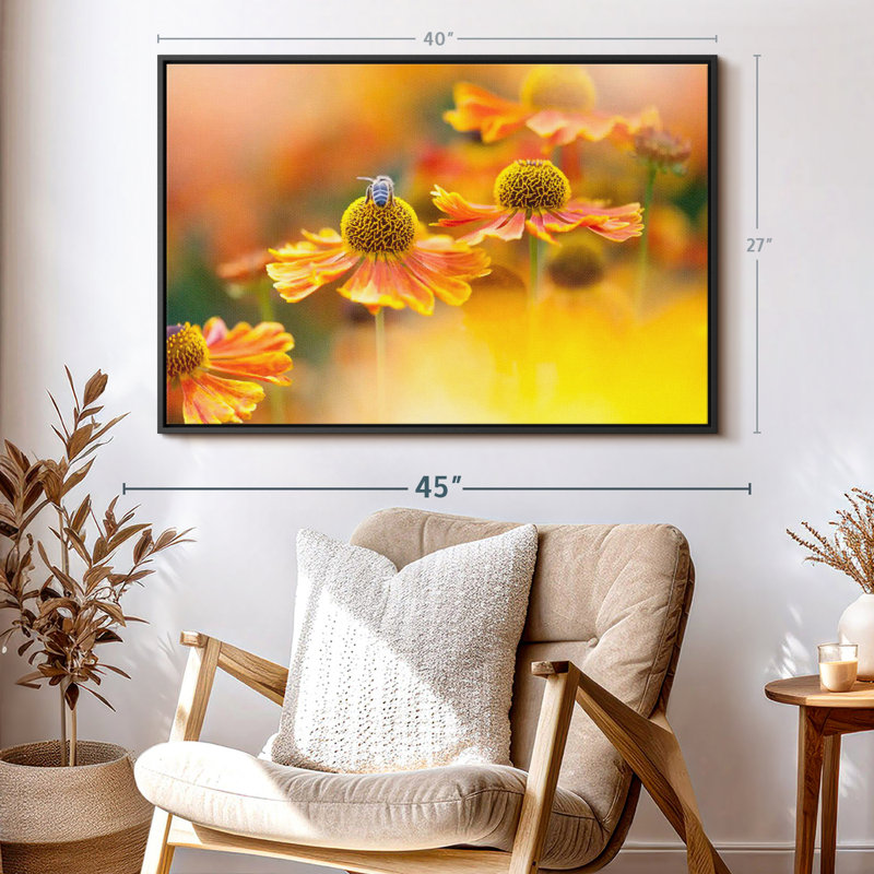 «Bee On Sneezeweed Flower», reproduction sur toile, H 27 po x l 40 po