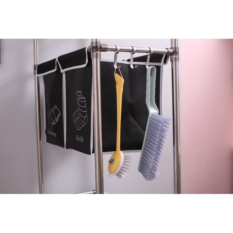 Panier à linge avec 4 sacs amovibles pour organiser les vêtements