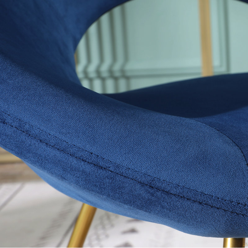 Fauteuil d'appoint rembourré en velours soyeux bleu avec base au fini doré, Bleu