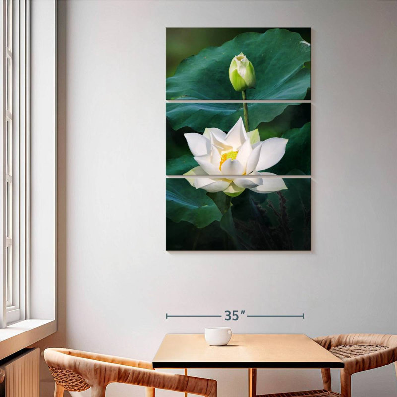 Harnek en fleurs de lotus blancs, H 65 po x l 42 po