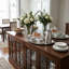 Plateau de service ovale martelé avec poignées en branches d'olivier, plateau décoratif en cuivre argenté de 15,7 po pour table basse, buffet et bar