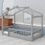 Structure de lit en bois avec clôture décorative-129063707