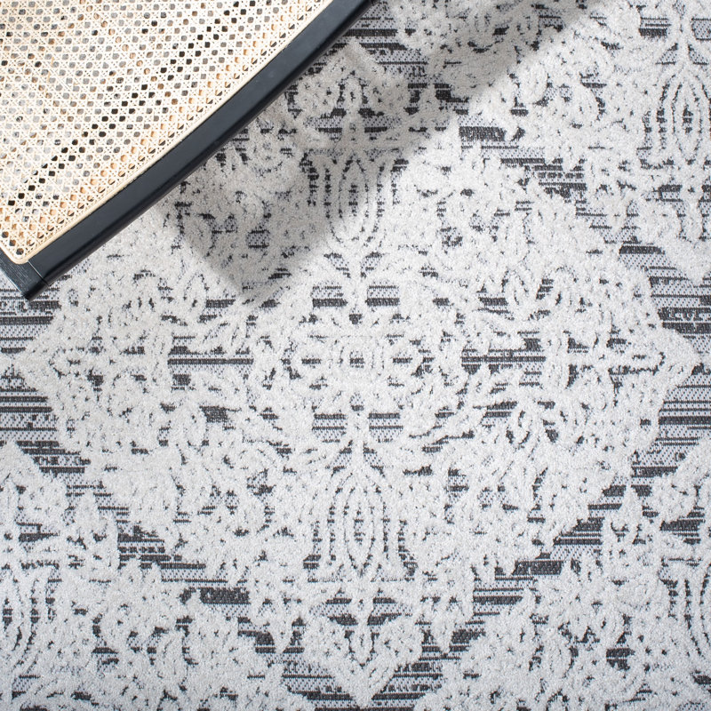 Areena Geometric Ivory/Gray Indoor / Outdoor Area Rug, Round 6'7"