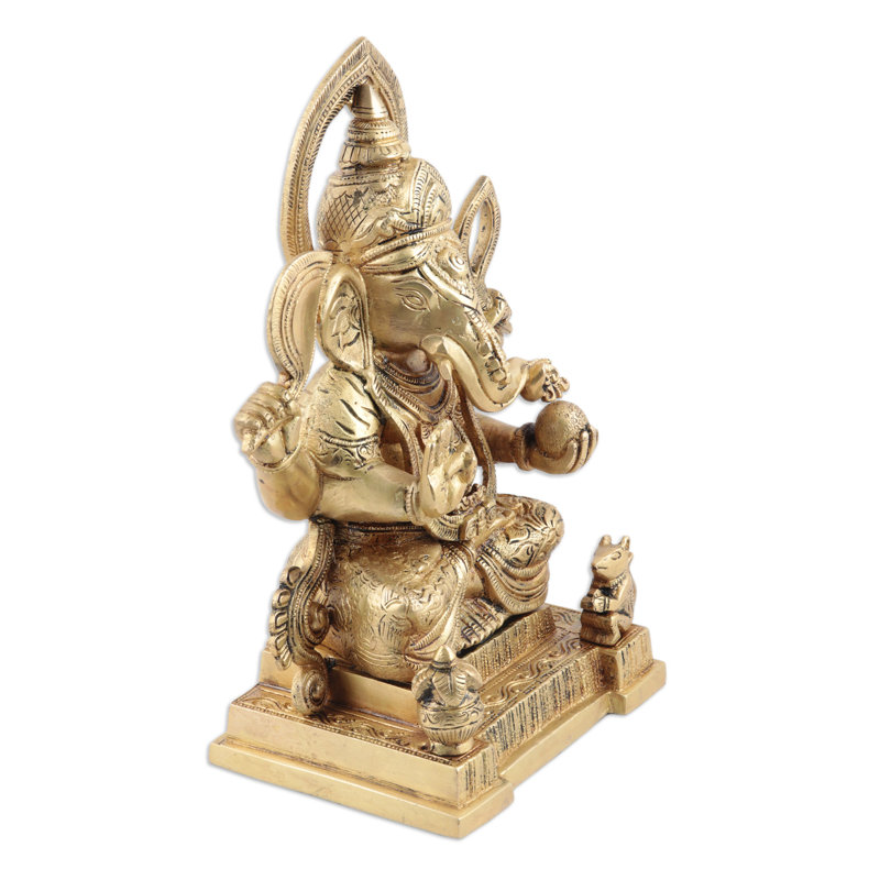 Dareece Figurines & Sculptures
