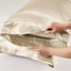 Draps simples en satin froissés pour matelas de 16 po, comprenant 1 drap plat, 4 taies d'oreiller ajustées, rideaux soyeux et d'apparence gracieuse-126060655-126060651