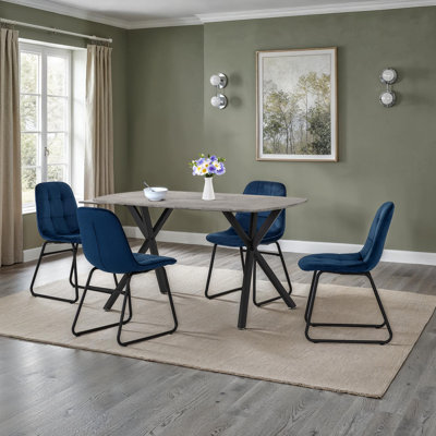 Wyarno 4 - Person Dining Set