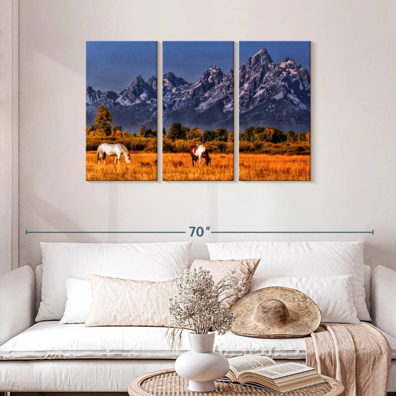 Chevaux d'Alvord broutant à Grand Teton, H 28 po x l 45 po