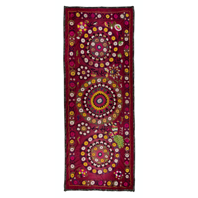 Chemin de table en soie brodée à la main 59 x 144 po. Suspension murale rétro en textile Suzani. Tapisserie bourgogne rouge
