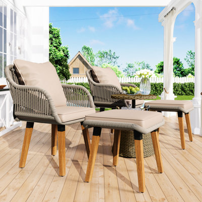 5 patios d'extérieur en brun - une table de bar et des repose-pieds rafraîchissants ajoutent une touche de glamour à votre cour, à votre porche, à votre balcon et à vos meubles de piscine.