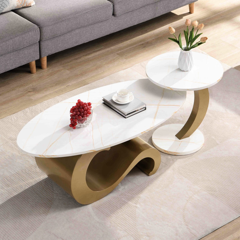 Table de salon 2 dorée - ronde, ovale et élégante pour une conception moderne, dorée