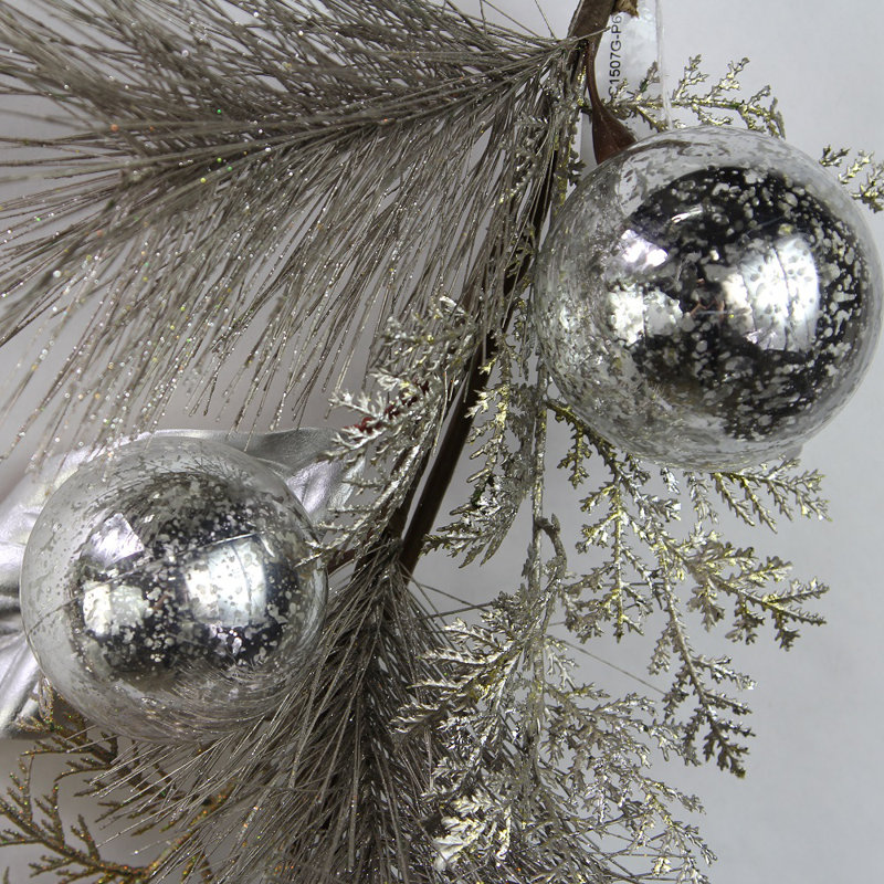 Guirlande décoratif en forme de boule de pin métallique 6 pi